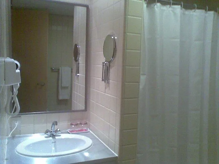 Crom Express Airport Hotel - Jeddah Saudi Arabia